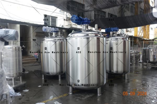 Mixing Tanks with Agitator