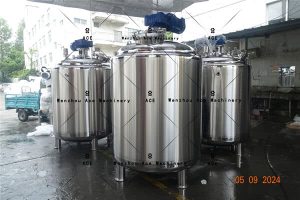 Mixing Tanks with Agitator